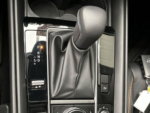Certified 2026 MAZDA CX-50 AWD 2.5 Hybrid w/ Premium Pkg image 23