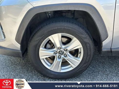 Used 2021 Toyota RAV4 XLE w/ Convenience Package AWD/4WD image 11