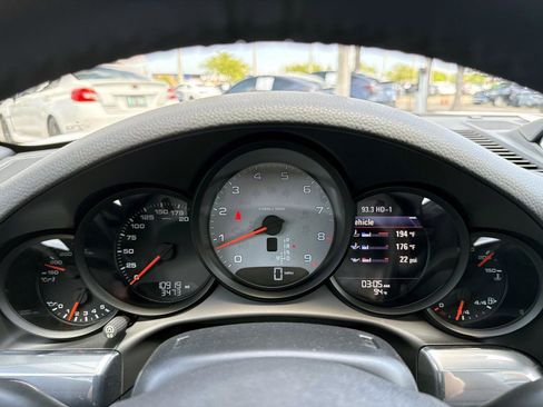 Used 2014 Porsche 911 Carrera 4S AWD/4WD image 23