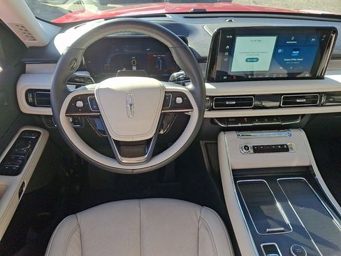 Used 2025 Lincoln Aviator Reserve w/ Illumination Package RWD image 11