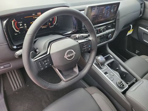 New 2026 Nissan Pathfinder SL image 26