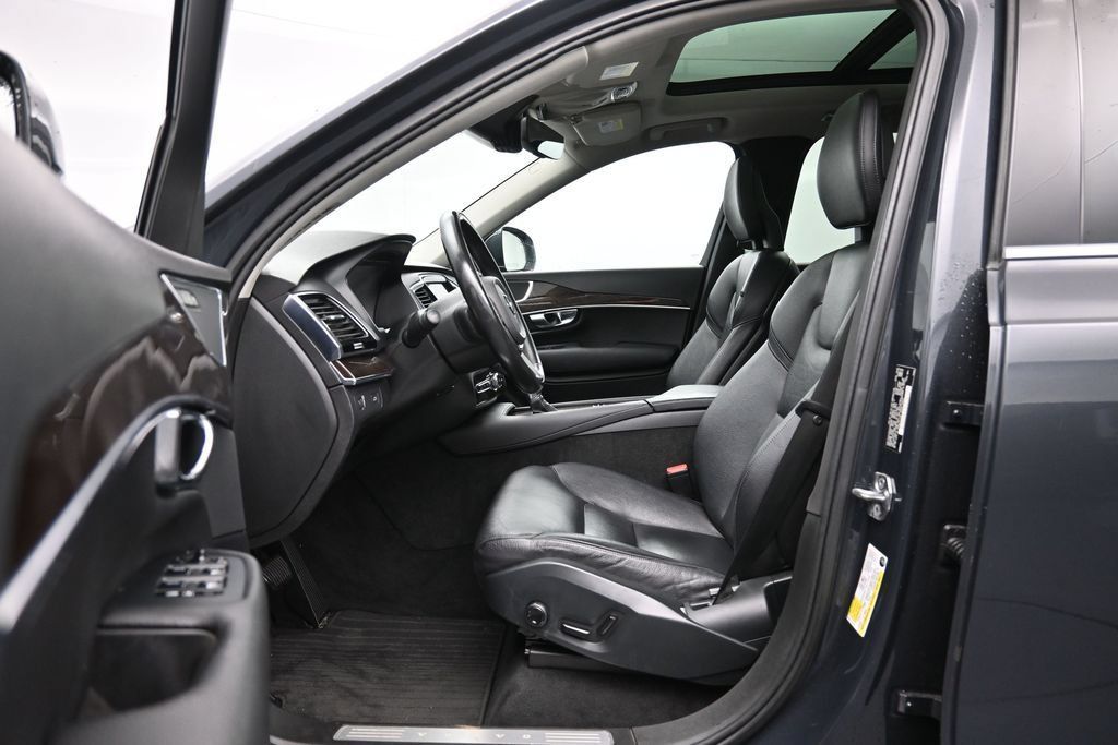 Used 2016 Volvo XC90 T6 Momentum w/ Protection Package Plus AWD/4WD image 17