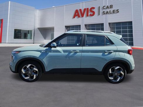 Used 2025 Hyundai Venue SEL FWD image 2