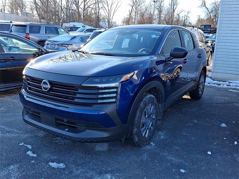 Used 2025 Nissan Kicks S image 3