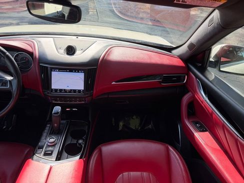 Used 2022 Maserati Levante Modena AWD/4WD image 29