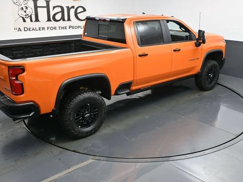 Used 2025 Chevrolet Silverado 2500 ZR2 w/ Technology Package AWD/4WD image 18