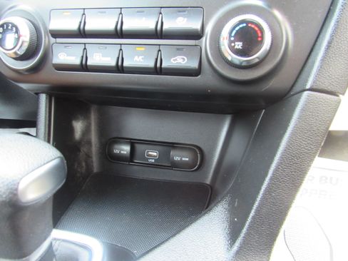 Used 2021 Kia Sportage LX FWD image 17