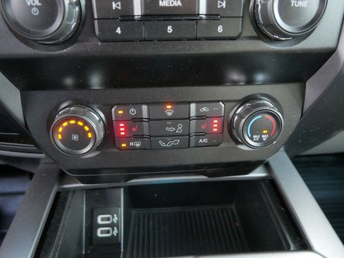 Used 2019 Ford F150 XLT w/ Equipment Group 302A Luxury image 33