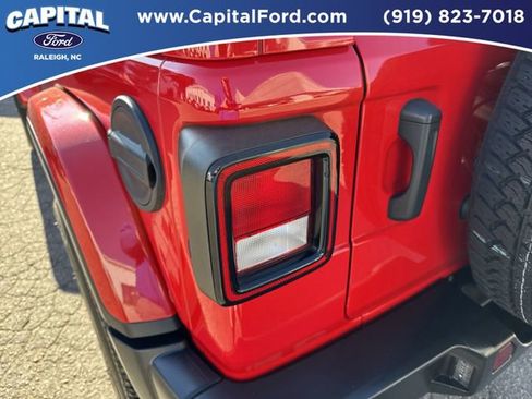 Used 2021 Jeep Wrangler Unlimited Sahara image 15