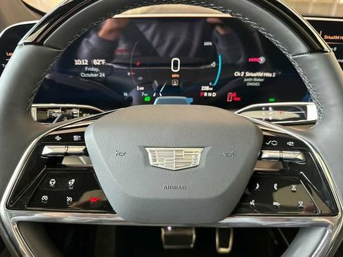 New 2026 Cadillac Vistiq Luxury w/ LPO, Floor Liner Package image 22