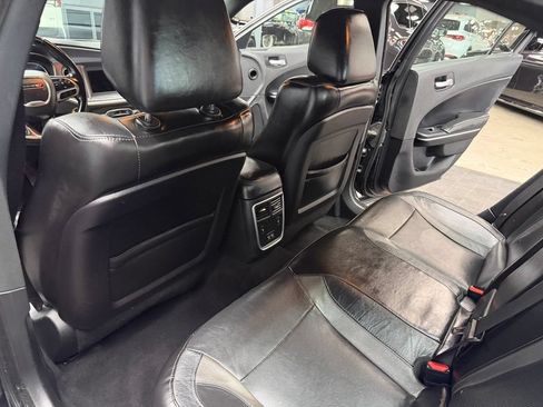 Used 2020 Dodge Charger SXT w/ Leather Interior Group RWD image 40