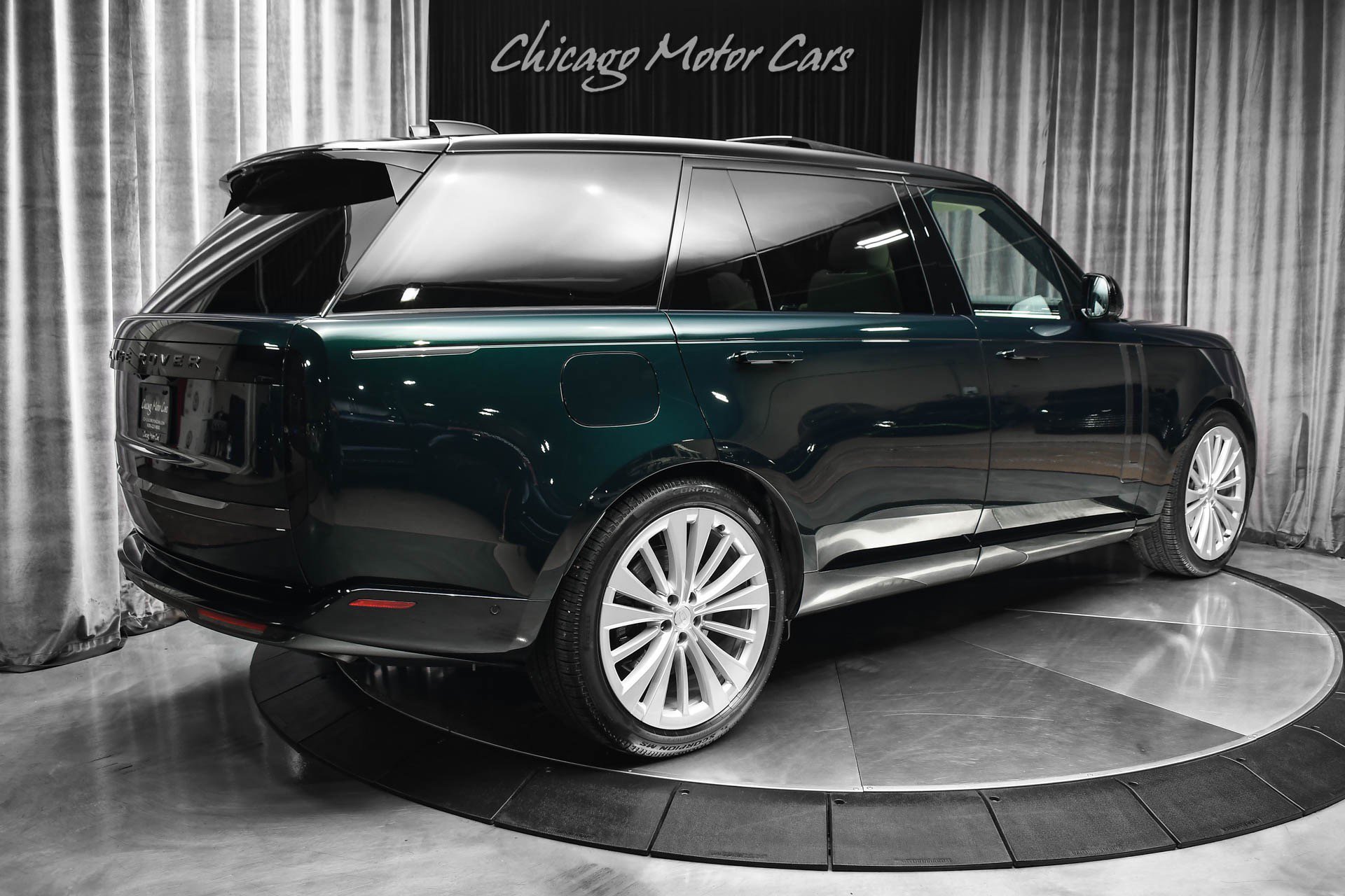Used 2025 Land Rover Range Rover Long Wheelbase SE AWD/4WD image 5