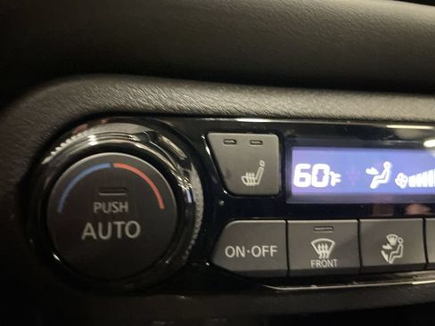 Used 2024 Nissan Kicks SR w/ SR Premium Package FWD image 21