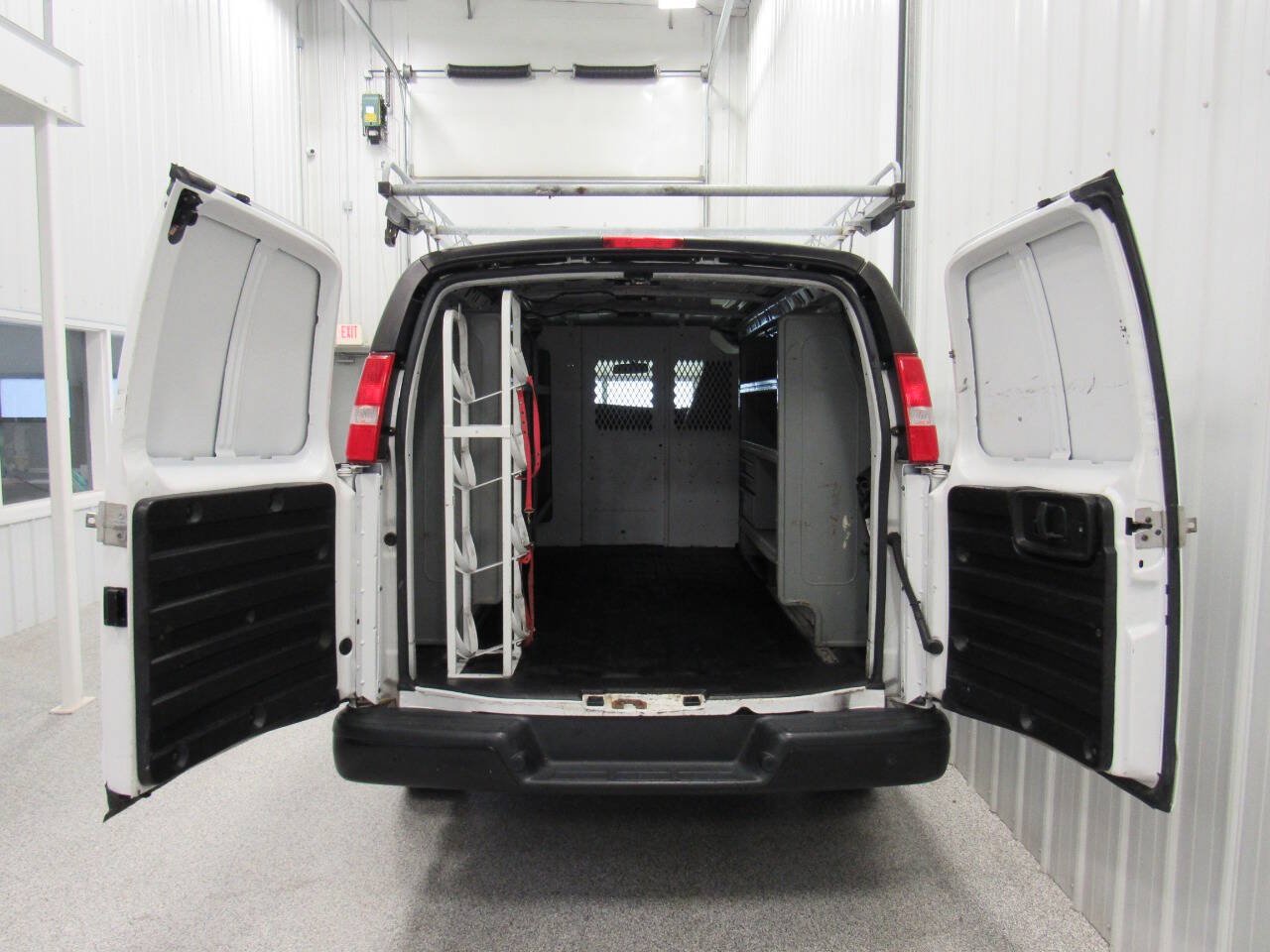 Used 2020 Chevrolet Express 2500 w/ Driver Convenience Package RWD image 15
