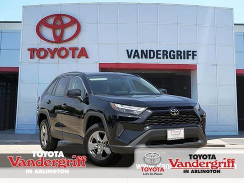 Used 2025 Toyota RAV4 LE AWD/4WD image 1
