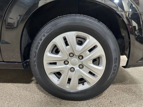 Used 2018 Dodge Grand Caravan SE w/ UConnect Hands-Free Group image 55