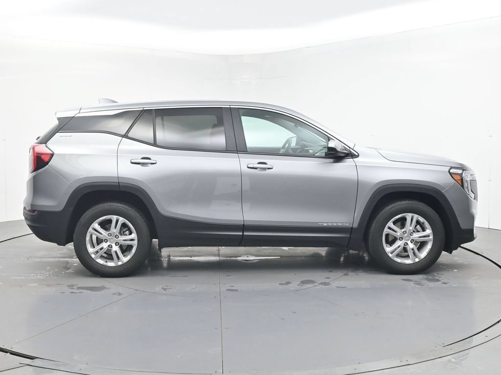 Used 2024 GMC Terrain SLE AWD/4WD image 8