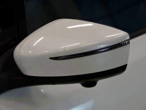 Used 2020 Nissan Leaf SL Plus image 12