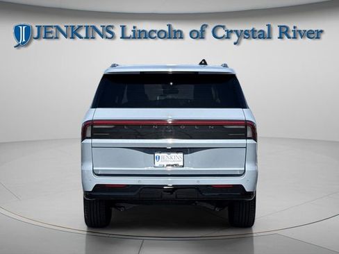 New 2026 Lincoln Navigator L Reserve AWD/4WD image 10