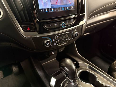 Used 2021 Chevrolet Traverse LT w/ LT Premium Package AWD/4WD image 82
