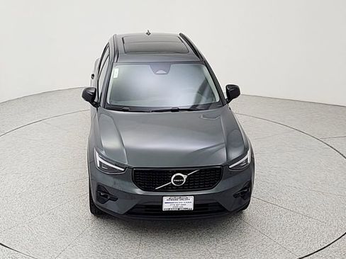 New 2026 Volvo XC40 B5 Plus w/ Protection Package Premier AWD/4WD image 14
