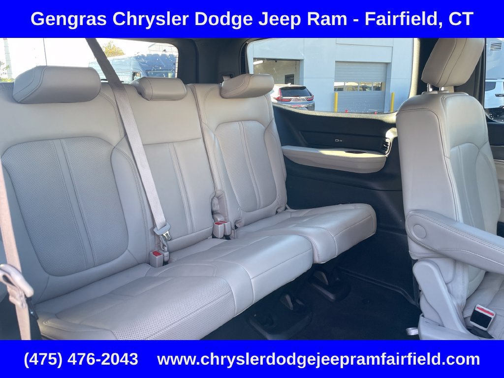 Certified 2025 Jeep Wagoneer Series II AWD/4WD image 31