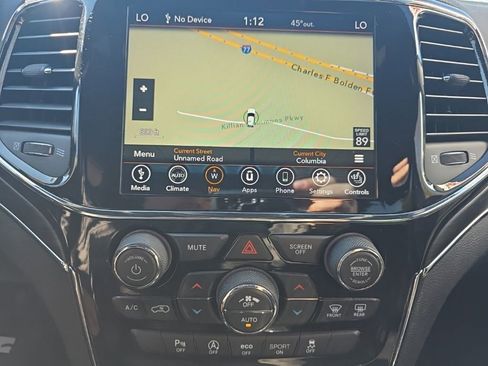 Used 2022 Jeep Grand Cherokee Limited image 30