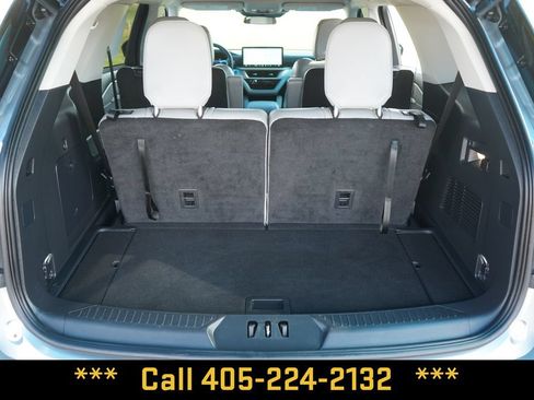 Used 2025 Ford Explorer Active w/ Active Comfort Package RWD image 24