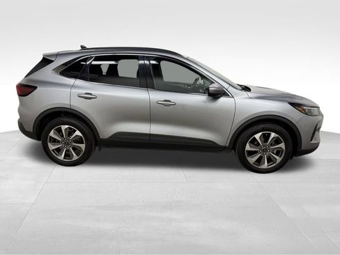 Used 2024 Ford Escape Platinum image 10