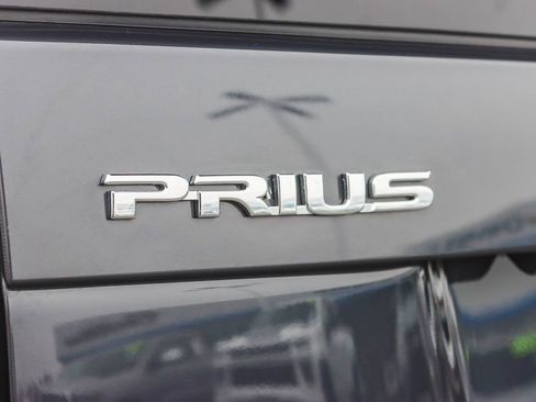 Used 2015 Toyota Prius Four image 9