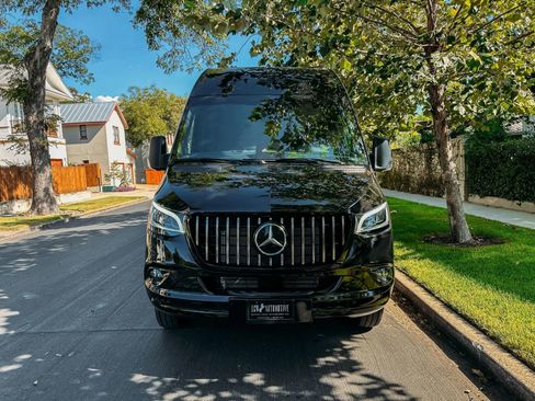 Used 2025 Mercedes-Benz Sprinter 3500 image 2