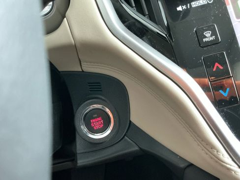 Certified 2025 Subaru Outback Limited w/ Popular Package #2 image 24