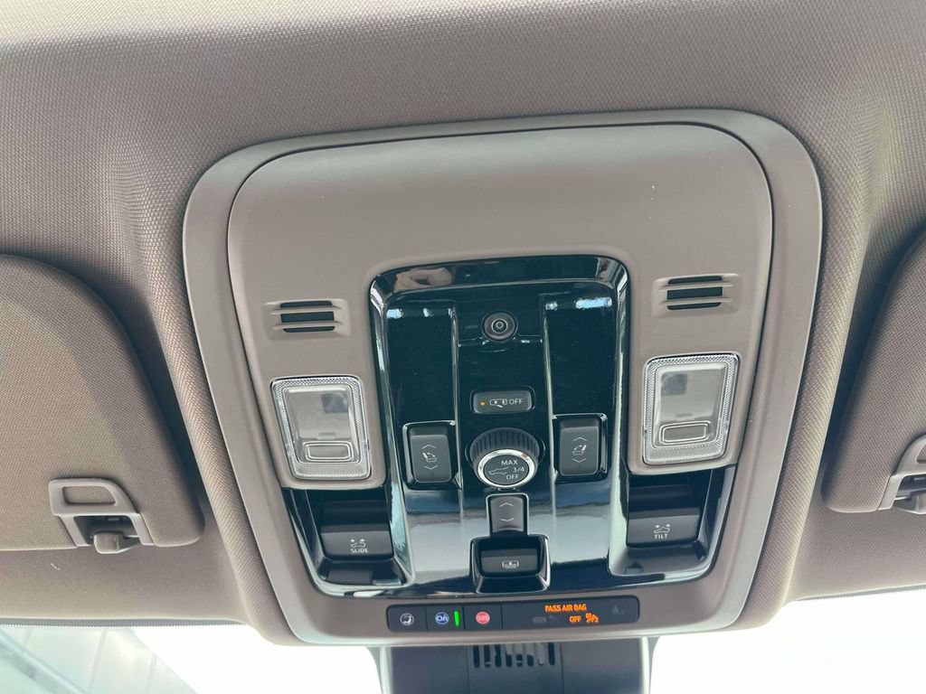 New 2026 GMC Yukon Denali w/ Sun & Power Step Package AWD/4WD image 31