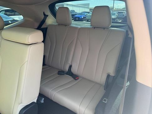 Certified 2024 Acura MDX FWD w/ Technology Package image 12