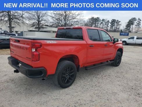 Used 2024 Chevrolet Silverado 1500 Custom Trail Boss w/ LPO, Dark Essentials Package image 8