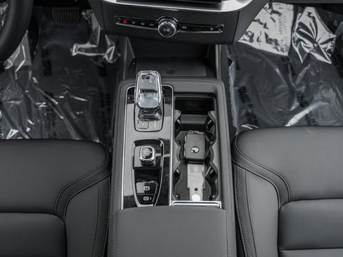 Certified 2025 Volvo XC90 T8 Core w/ Climate Package image 24