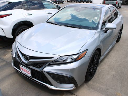 Used 2024 Toyota Camry XSE w/ Navigation Package FWD image 4