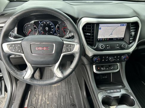 Used 2023 GMC Acadia SLT w/ Technology Package FWD image 10