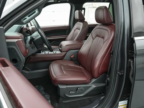 Certified 2024 Ford Expedition Limited AWD/4WD image 11