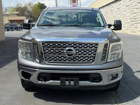 Used 2017 Nissan Titan SV RWD image 3