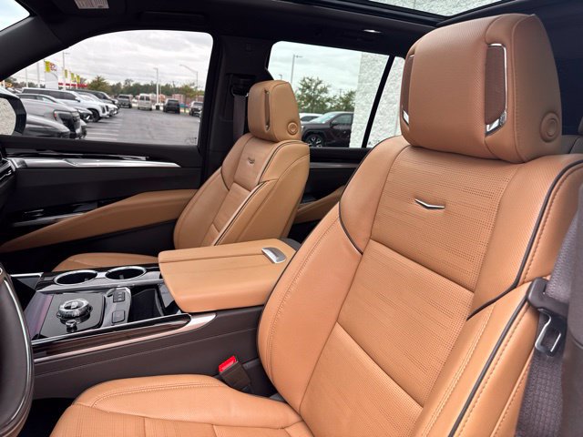 Used 2025 Cadillac Escalade Premium Luxury w/ Touring Package AWD/4WD image 15
