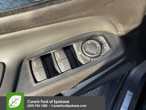 Used 2018 Chevrolet Equinox Premier image 23