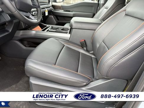 New 2026 Ford F250 Lariat w/ Black Appearance Package AWD/4WD image 10
