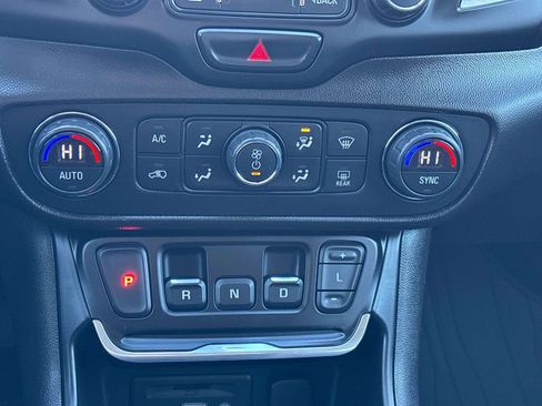 Used 2020 GMC Terrain SLT w/ Preferred Package image 26