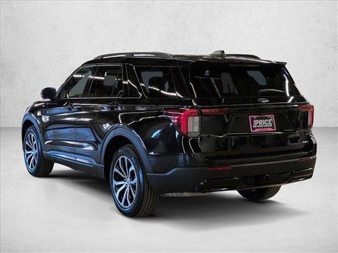 Used 2025 Ford Explorer ST-Line image 8