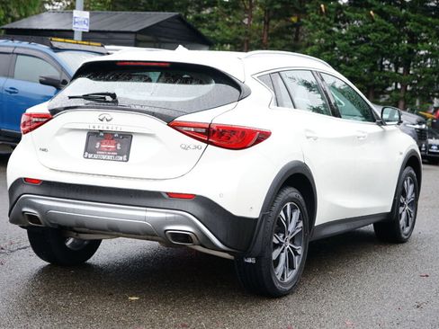 Used 2018 INFINITI QX30 Premium w/ Technology Package image 5