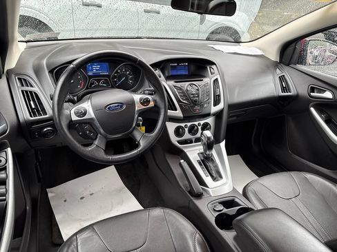 Used 2014 Ford Focus SE w/ Equipment Group 201A FWD image 11