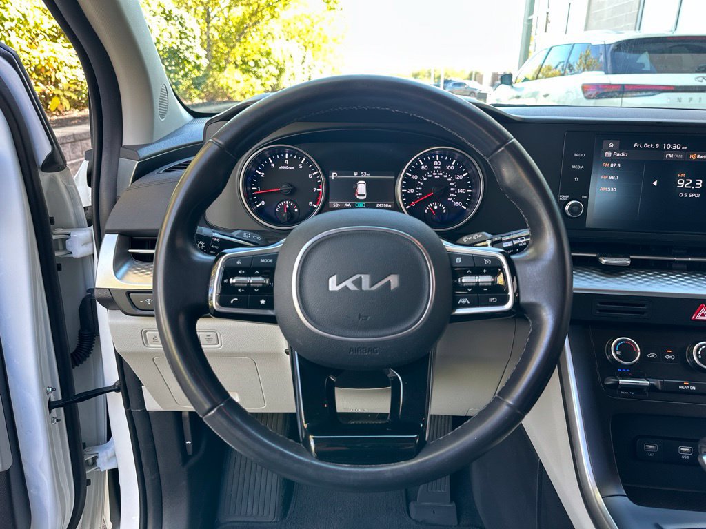 Used 2024 Kia Carnival LX FWD image 42