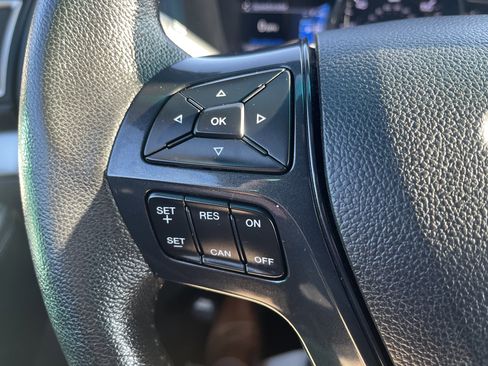 Used 2017 Ford Explorer XLT w/ Equipment Group 202A image 22