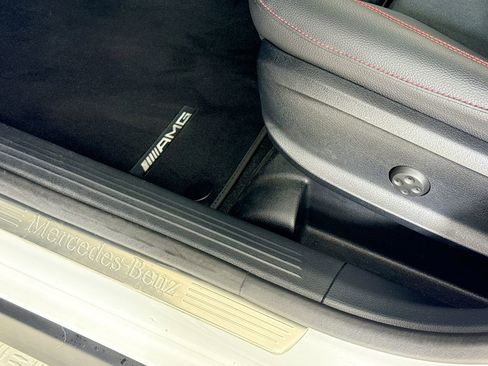 Used 2023 Mercedes-Benz GLB 250 image 18